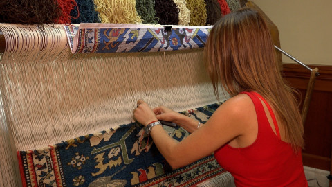 Weaving Carpets for Armenian Soldiers