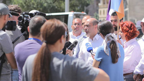 «Քաղաքական վիագրա» և «չորս մարդկանց ռազբորկա»․ քարոզարշավի վերջին օրը