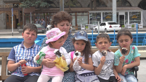 «Կրնա երթամ, սաղ թղթերն էլ պատռեմ, լցնեմ զիբիլի յաշիկը»․ գյումրեցիները՝ ընտրությունների մասին