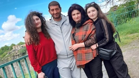 Աւետիսեանները քրտինքով կը պահեն հողը