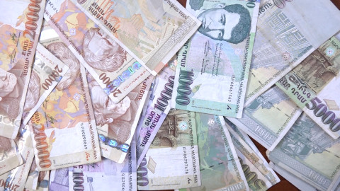 Պատրաստվի՛ր կանխիկից հրաժարվելուն․ 300 000-ը գերազանցող գործարքները կդառնան անկանխիկ