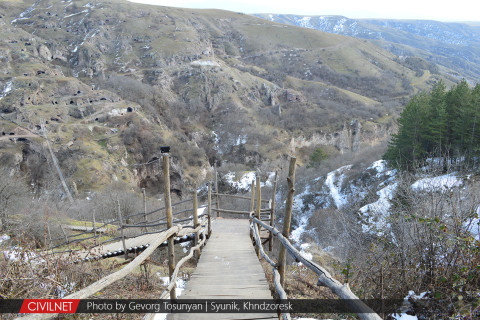 Կամուրջ, որը ճոճվում է․ ֆոտոշարք Խնձորեսկից