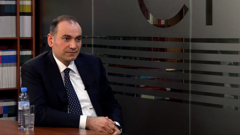 Using data to change attitudes on the Armenian economy and education sectors