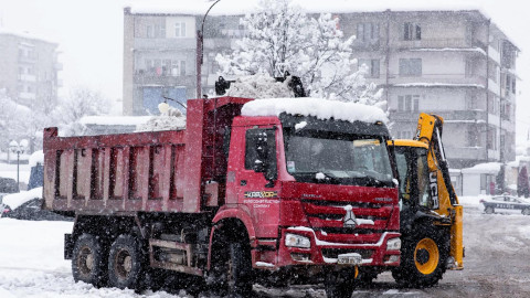 Azerbaijan attempts to freeze Armenians out of Karabakh