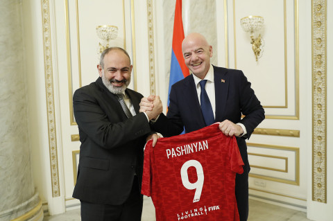 Փաշինյանը ՖԻՖԱ-ի նախագահի հետ քննարկել է ազգային մարզադաշտի կառուցման հարցը