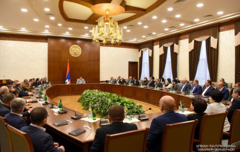 Karabakh president convenes parliament after Pashinyan meeting