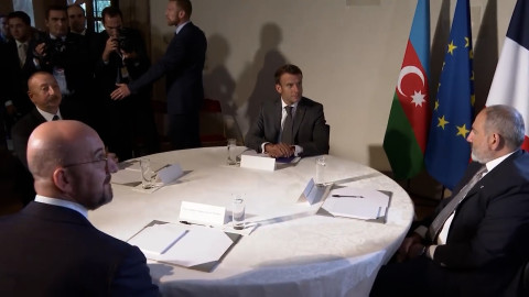 Պրահյան սև ամպերն Արցախի գլխին