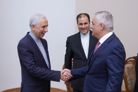 Մհեր Գրիգորյանն ու Իրանի դեսպանը քննարկել են ապաշրջափակման հարցերը