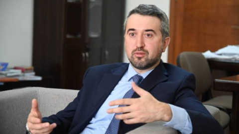 Արա Խզմալյանն ընտրվեց Մատենադարանի տնօրեն
