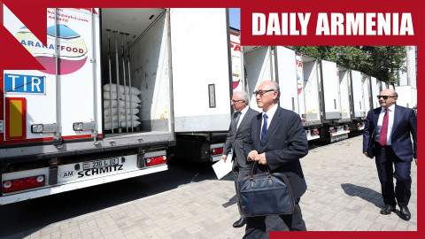 Armenia sends 400 tons of humanitarian aid to Karabakh road