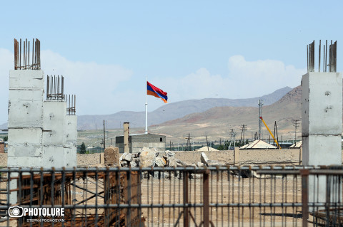 Ադրբեջանը կրկին կրակել է Երասխում կառուցվող գործարանի ուղղությամբ․ ՊՆ
