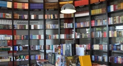 Պատկերել աշխա՞րհը, թե՞ աշխարհ պատկերել