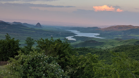 Վաշինգտոնից հետո. պատերազմի ռիսկը՝ քիչ, խաղաղության շուրջ հարցերը՝ շատ