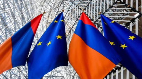 L'UE approuve une aide militaire pour l'Arménie et ouvre le dialogue sur la libéralisation des visas