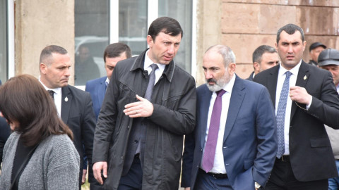 Թալինի համայնքապետը շարունակում է հորը պատկանող ընկերության հետ պայմանագրեր կնքել