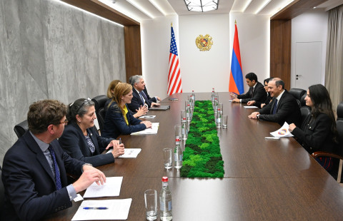 Արմեն Գրիգորյանը և Սամանթա Փաուերն անդրադարձել են ԼՂ-ից տեղահանվածների խնդիրներին