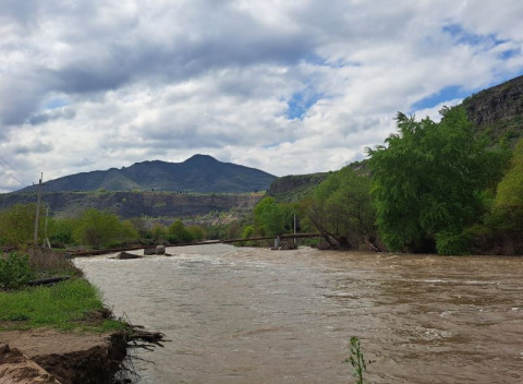 Pollution and Flooding: Life Near the Debed River