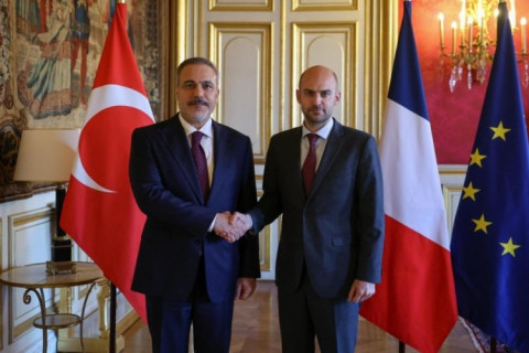 Թուրքիայի և Ֆրանսիայի ԱԳ նախարարները քննարկել են հայ-ադրբեջանական կարգավորումը