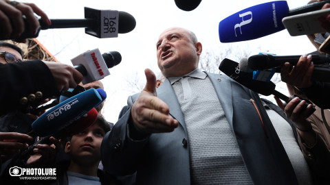 «Էս աղջիկները կթողնե՞ն, որ մարդը մեղք չգործի». Գյումրիի ընտրություններն ու ատելության շռայլ խոսքը 