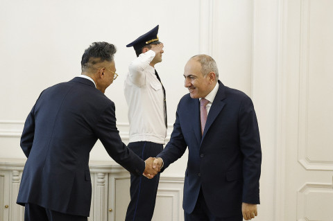 Փաշինյանն ու Չինաստանի դեսպանը քննարկել են բարձր մակարդակի փոխայցելությունները