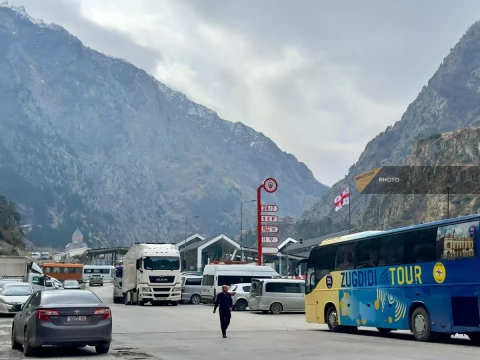 Armenian alcohol exports stuck at Georgia-Russia border amid customs delays, Azatutyun reports 