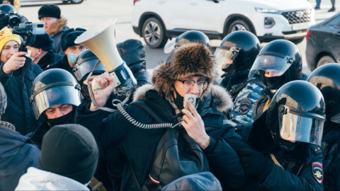 Три бегства, три судьбы: личные истории политических эмигрантов из России