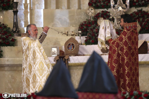 Pashinyan demands Catholicos Karekin II resign