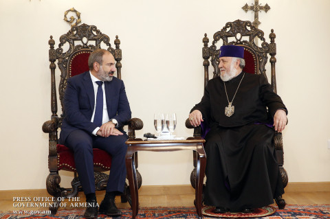 Pashinyan plans public rally in Etchmiadzin to unseat catholicos