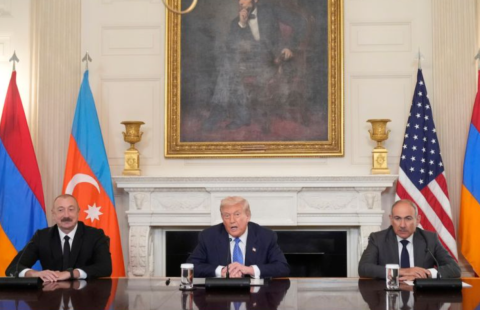 Pashinyan, Aliyev initial normalization deal at Trump-hosted summit