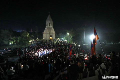 Top Armenian officials absent from military cemetery on war’s fifth anniversary