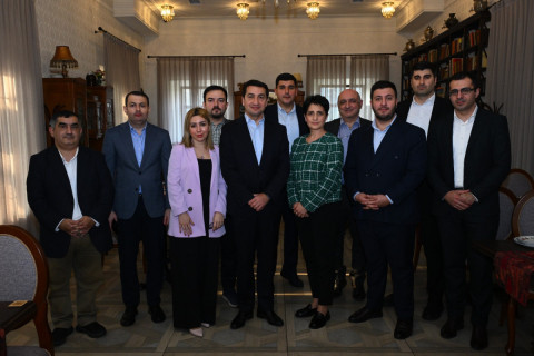 Հայ քաղհասարակության անդամները Բաքվում հանդիպել են Հաջիևի հետ