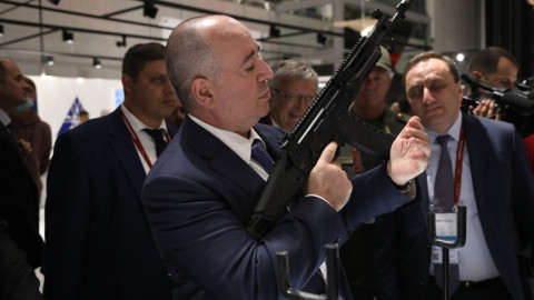 Arrest warrant issued for former defense minister Arshak Karapetyan
