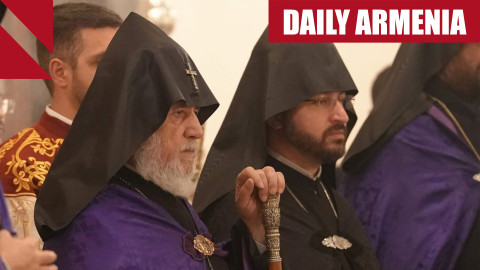 Etchmiadzin bishops hold emergency meeting over clergy defiance