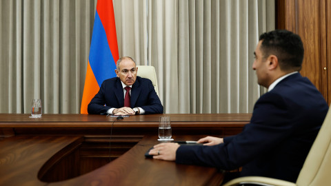 Pashinyan discusses two scenarios for electricity grid’s future