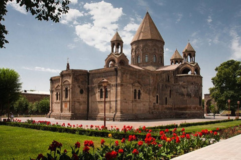 «Կաթողիկոսի հասցեին եպիսկոպոսների մեղադրանքները բացարձակ անհիմն են». Մայր Աթոռ
