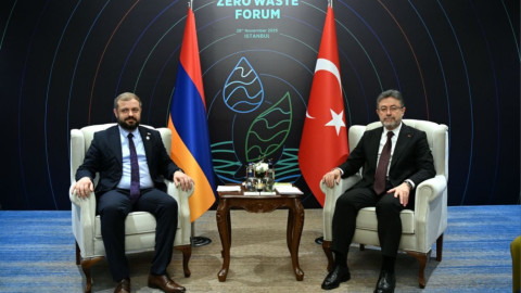 Պապոյանը Ստամբուլում քննարկել է Կարս-Գյումրի երկաթուղու վերաբացման հնարավորությունը