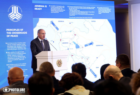 Հայաստանի և Ադրբեջանի պատմությունները բնորոշվում էին Կիրովականներով ու Կիրովաբադներով. Փաշինյանը՝ Ալիևին