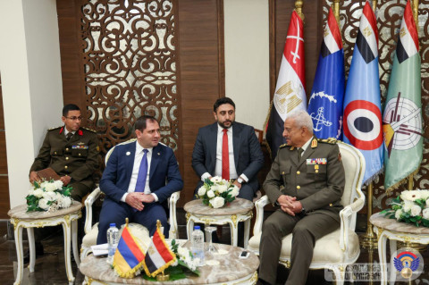 Հայաստանի ու Եգիպտոսի պաշտպանության նախարարները քննարկել են հնարավոր համագործակցությունը