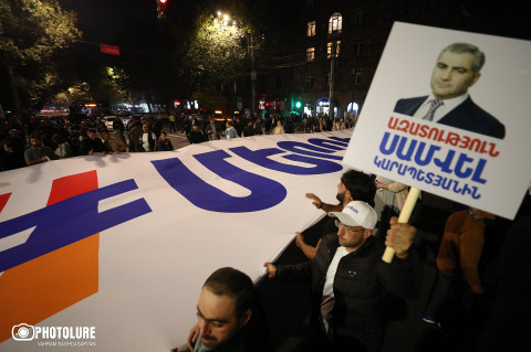 Armenian court shifts Samvel Karapetyan from detention to house arrest