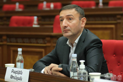 Selon Tunyan, la participation de l’État dans les entreprises est liée au développement du marché des capitaux