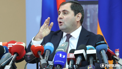 ՊԲ զինծառայողներից մինչև ուխտերթին մասնակցություն. Դրվագներ Սուրեն Պապիկյանի ասուլիսից