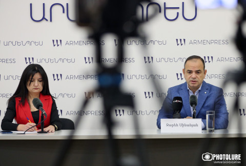 Yerevan concerned as communications cut with Armenians in Iran