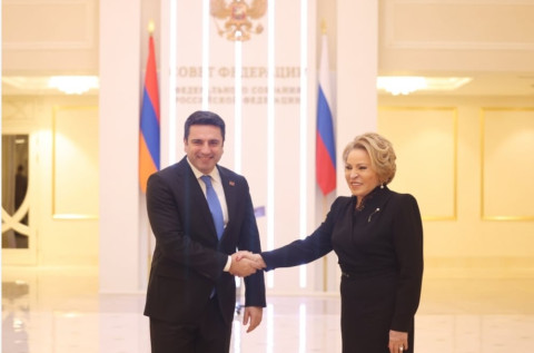 Սիմոնյանն ու Մատվիենկոն քննարկել են Ռուսաստան բեռնափոխադրում իրականացնող հայ վարորդների խնդիրները