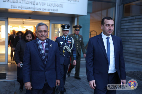 Հայաստան է ժամանել Հնդկաստանի ԶՈՒ պաշտպանության շտաբի պետը