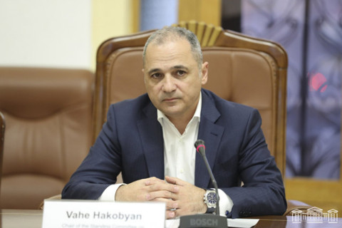 Դատախազությունը պահանջում է Վահե Հակոբյանից բռնագանձել 12 անշարժ և շարժական գույքեր
