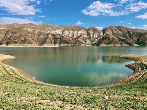 En Arménie, l’eau ne manque pas, mais l’irrigation reste insuffisante, constate Pashinyan
