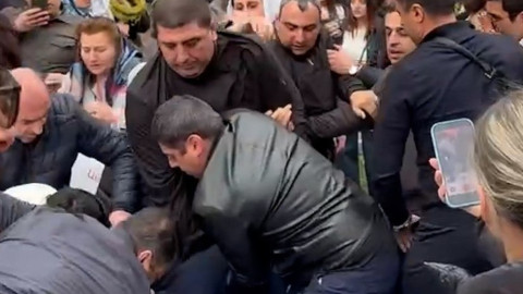 Փաշինյանին հարվածելու փորձից հետո՝ երկու քաղաքացի է բերման ենթարկվել եկեղեցու բակից