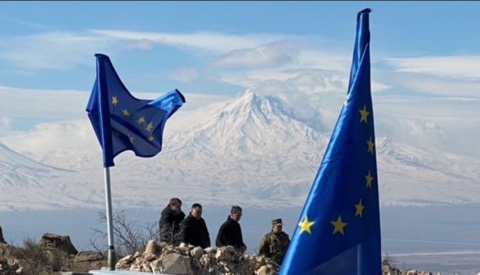Poll shows Armenians leaning West but favoring balanced foreign policy