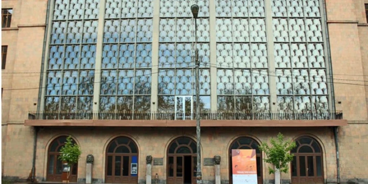 Կոնսերվատորիայի դատարկ պատը․ լուսանկարների հեռացման պնդումն ու իրականությունը