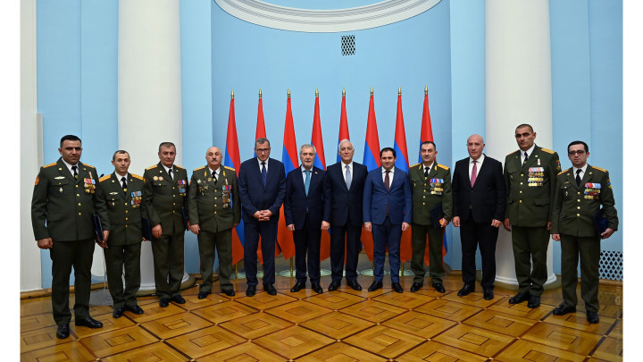 Ո՞վ էր Կիրանցում առանց պետհամարանիշի մեքենայի մեջ նստած անձը
